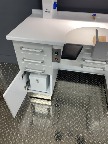 Preview: Al-Dental Einzelarbeitsplatz  Labortisch Dentalmöbel LED Gelenkleuchte Grau