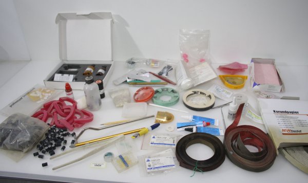 Preview: Dentallabor-Restposten diverses Dental-Zubehör Bohrer, Schleifpapier # 10454