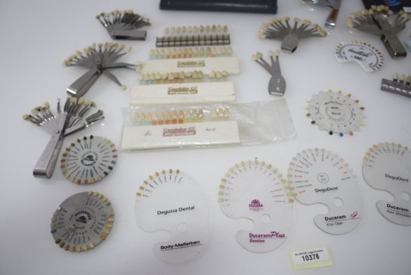 Preview: Farbscala / Farbringe / Shadeguide namhafter Hersteller # 10378