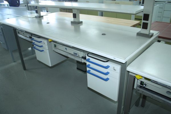 Preview: KaVo 2er Arbeitstisch / Labortisch / Arbeitsblock + Beleuchtung + Bord # 9265