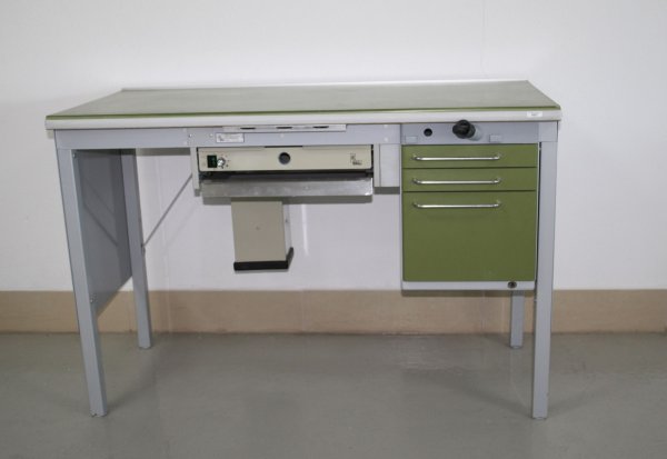 Preview: KaVo Dentallabor-Einzel-Arbeitsplatz Techniktisch Labortisch Labormöbel #6923