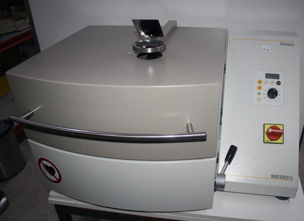 Preview: BEGO Tisch-Gußschleuder / Gießgerät Typ Fornax T - neuwertig # 00489