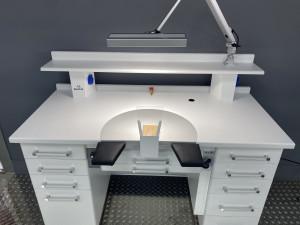 Preview: Al-Dental Einzelarbeitsplatz  Labortisch Dentalmöbel LED Gelenkleuchte Weiß