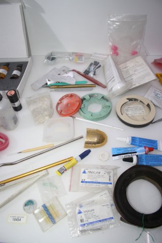 Dentallabor-Restposten diverses Dental-Zubehör Bohrer, Schleifpapier # 10454