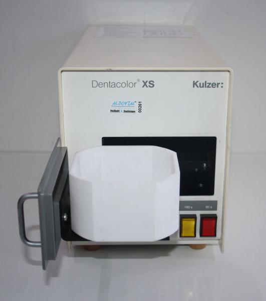 Hochleistungs-Lichtpolymerisationsgerät Dentacolor XS Kulzer # 00261