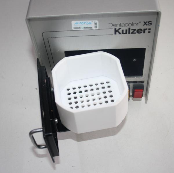 Hochleistungs-Lichtpolymerisationsgerät Dentacolor XS Kulzer # 00357