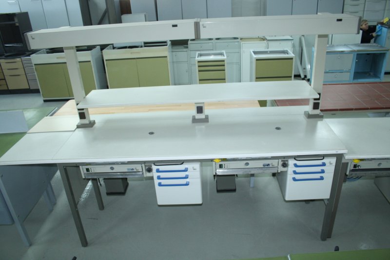 KaVo 2er Arbeitstisch / Labortisch / Arbeitsblock + Beleuchtung + Bord # 9265